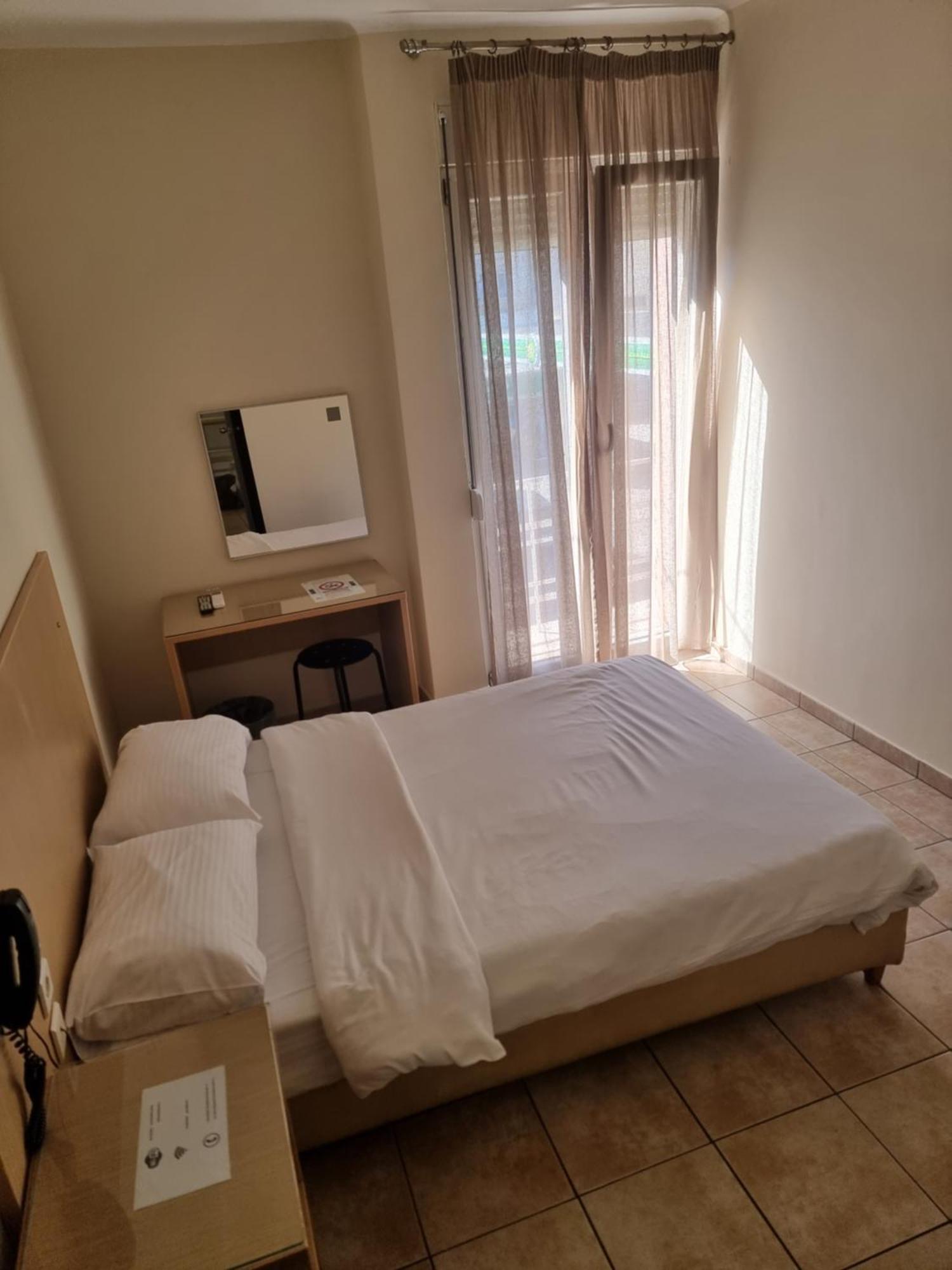 Kentrikon Hotel Chalkida Luaran gambar
